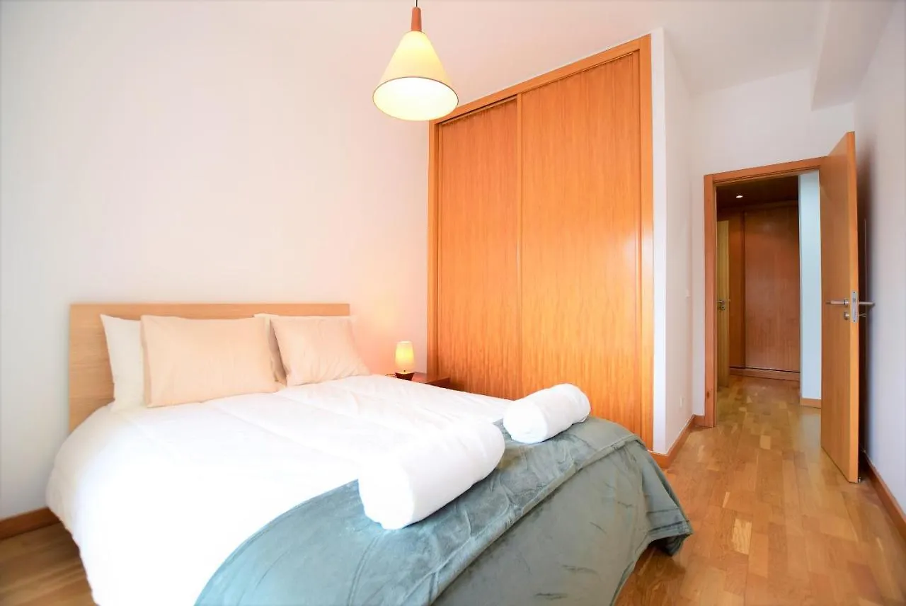 Marina De Albufeira T1 Ate 2 Pax Ou T2 Ate 6 Pax Com Piscina E Vista Marina contacts