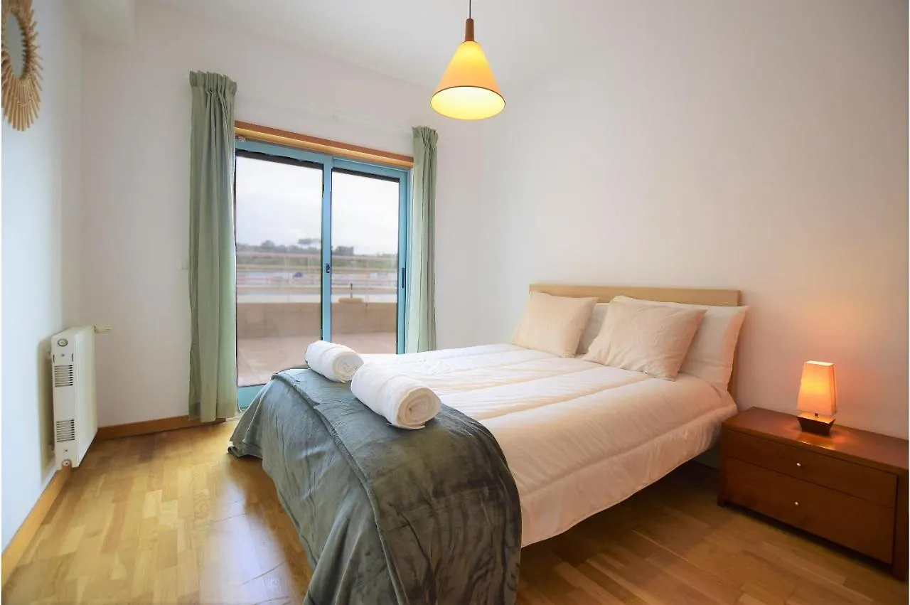 Marina De Albufeira T1 Ate 2 Pax Ou T2 Ate 6 Pax Com Piscina E Vista Marina Lägenhet